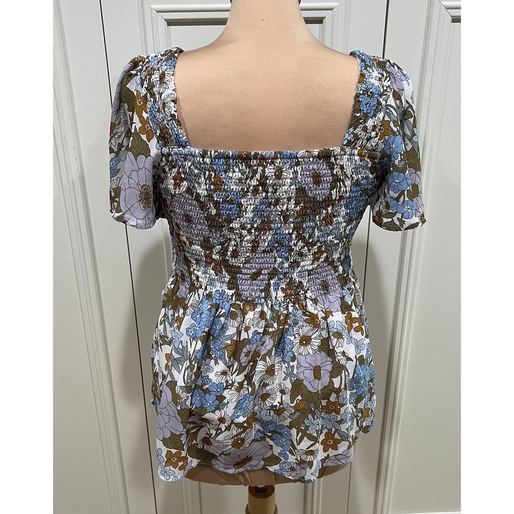 Floral Smocked Women's Top - Picture 4 of 8
